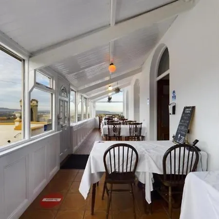 Πανσιόν Castle By The Sea