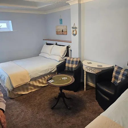 Πανσιόν Castle By The Sea 3*