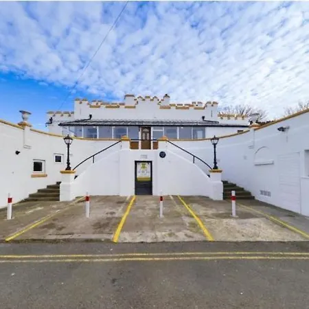 Πανσιόν Castle By The Sea