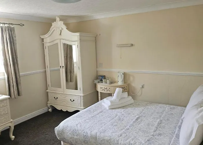 Guest house Castle By The Sea