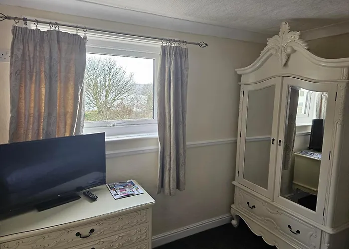 Castle By The Sea 4*