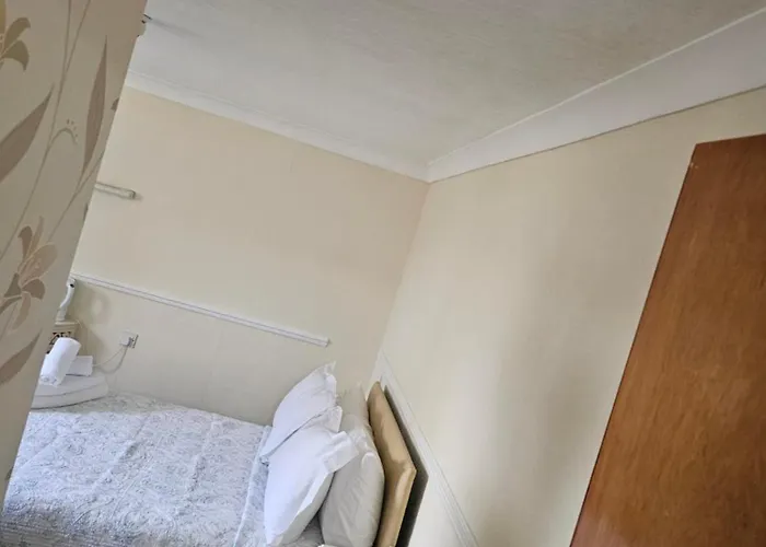 Castle By The Sea 4*