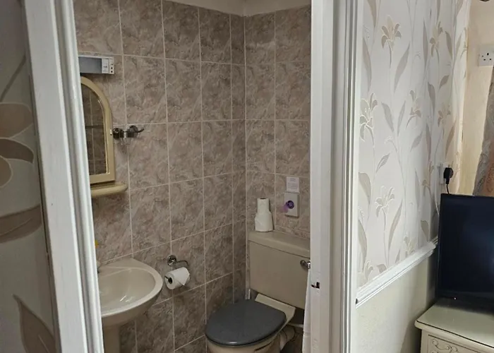 Castle By The Sea 3*