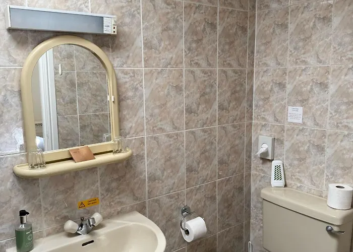 Castle By The Sea 3*