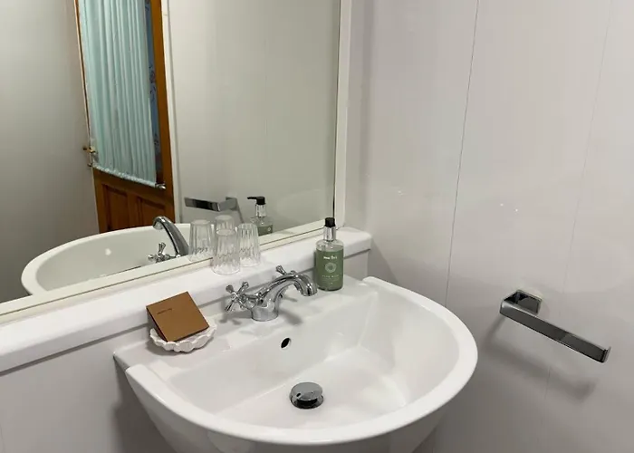 Castle By The Sea Guest house