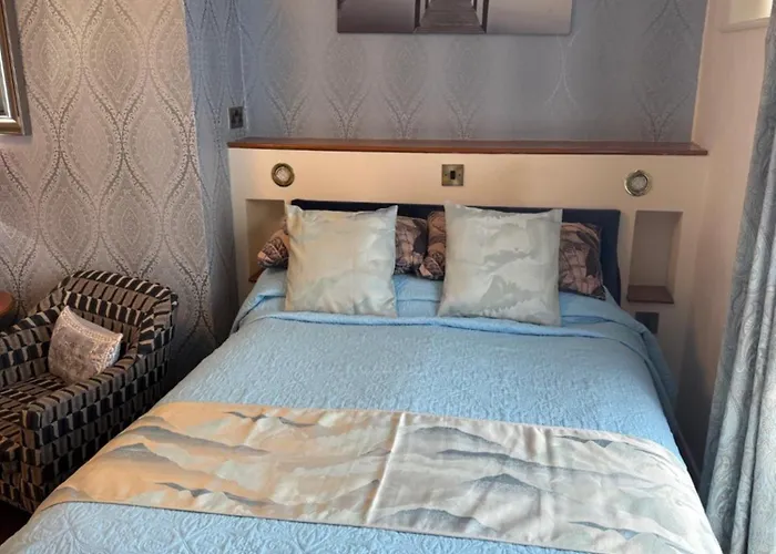 Guest house Castle By The Sea 4*