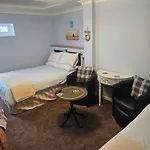 Gasthuis Castle By The Sea 4*