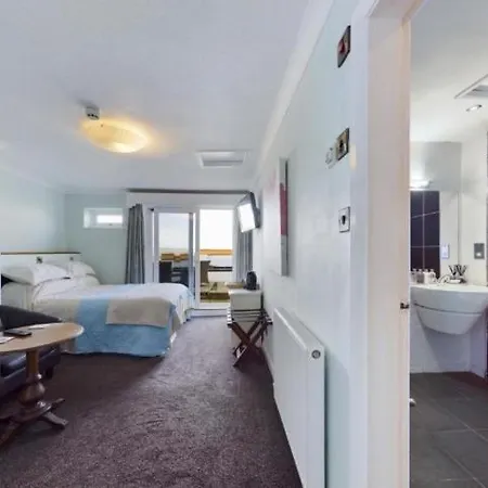 Pensjonat Castle By The Sea 3*