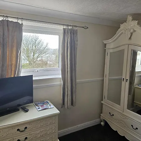 Castle By The Sea 3*