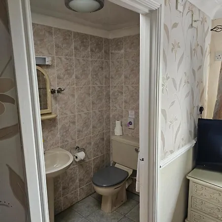 Castle By The Sea 3*