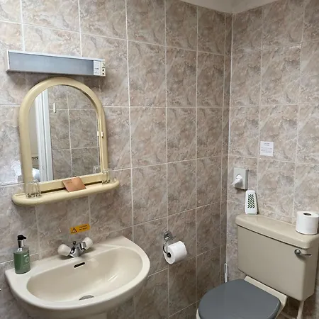 Castle By The Sea 3*